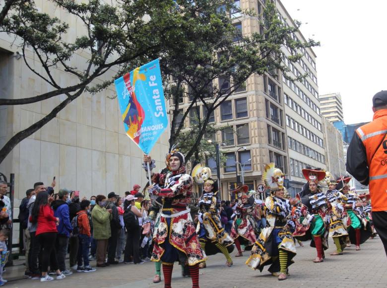 El regreso de las comparsas a Bogotá se tomó la carrera séptima este 21 de agosto a partir de las 11:00 a.m.