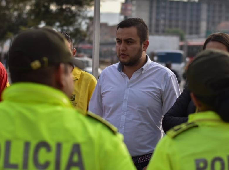 El alcalde local de Puente Aranda, Juan Pablo Beltrán, lideró las acciones preventivas que se comenzaron a dar con motivo de Amor y Amistad.