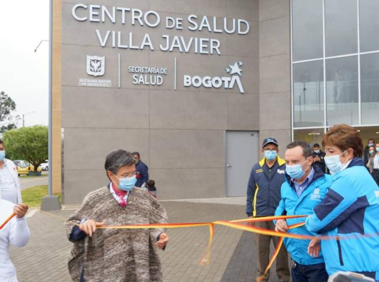 La alcaldesa, Claudia López, junto al secretario de Salud, Alenjandro Gómez, entregaron este moderno centro de salud, ubicado en la localidad de Bosa. 