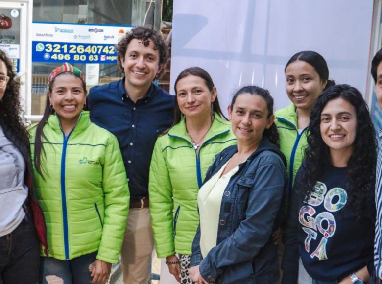 La industria audiovisual de Bosa también recibió el apoyo de Microempresa Local. Este emprendimiento ofrece productos fotográficos y de video para eventos culturales y familiares.