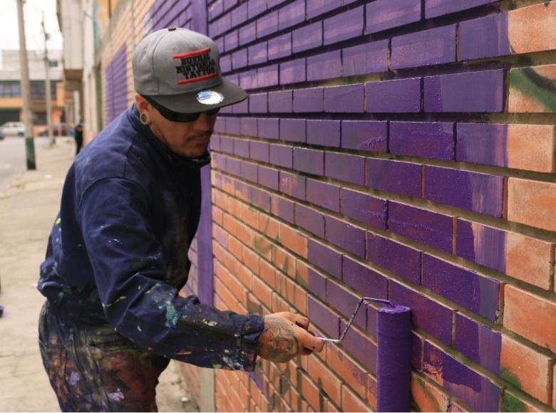 Proceso de recuperación del mural, donde se plasmo el nombre del parque 'La Fraguita'.