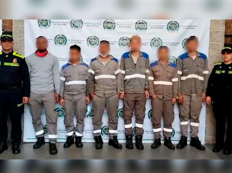 Seis hombres fueron capturados en flagrancia por hurto del cableado de un barrio: suplantaban a trabajadores de una empresa de telefonía.