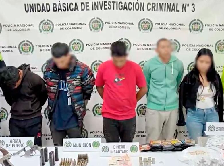 En un operativo desplegado en San Bernardo, fueron capturadas estas personas por microtráfico y porte ilegal de armas.