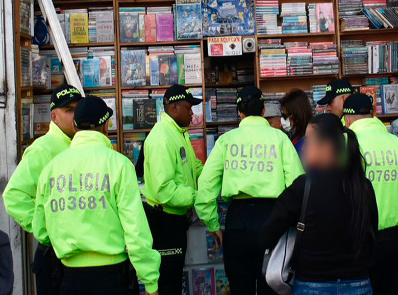 Así mismo, se logró por primera vez la extinción de dominio de 23 bienes por la venta de libros sin derechos de autor. Estos estaban avaluados en 27.000 millones de pesos.