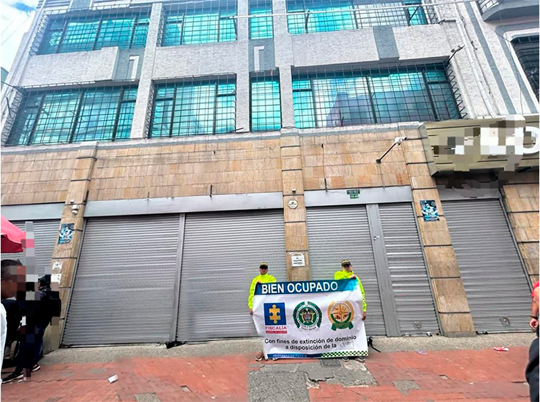 En procedimientos de control aduanero a un edificio en el centro de la ciudad, la Policía Fiscal y Aduanera junto con la Dian, incautó mercancía de contrabando avaluada en $1.400 millones. 