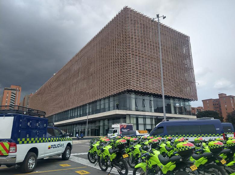 En esta administración, Bogotá ha hecho importantes inversiones en seguridad, se destaca el nuevo comando de la Policía en donde se invirtieron $195.000 millones para su construcción y adecuación.