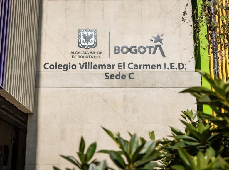 La segunda entrega se hizo en Fontibón con el colegio Villemar el Carmen Sede C. Tuvo una inversión de más de 23.000 millones de pesos y atenderá a 800 estudiantes del occidente de la ciudad.