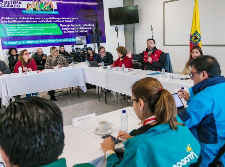 En Ciudad Bolívar el Alcalde lideró el inicio de una serie de diálogos abiertos con el Gabinete Distrital y los habitantes de las localidades, para establecer las prioridades de cada una para atenderlas.