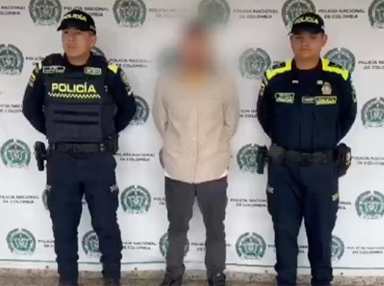  La Policía logró la captura de un hombre que tiene circular roja de la Interpol. El operativo de captura se presentó mientras los uniformados del CAI La Aurora se encontraban haciendo patrullaje en la localidad de Usme.