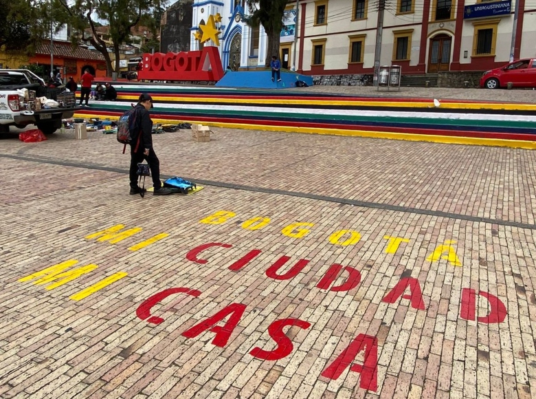 En los 486 años de Bogota, la Secretaría del Hábitat, el Grupo Energía Bogotá, Parceros por Bogotá y la Alcaldía Local de Suba recuperarón la Plaza Fundacional de Suba. Aquí el antes y el después 👉🏻