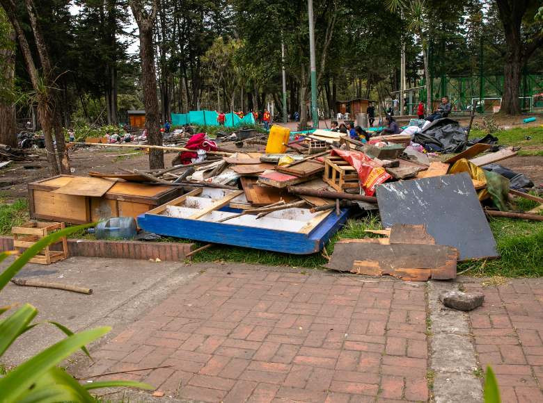 Tras el retorno de la comunidad Emberá a sus territorios la UAESP ha trabajado sin parar para recuperar el Parque Nacional y limpiar la zona. 