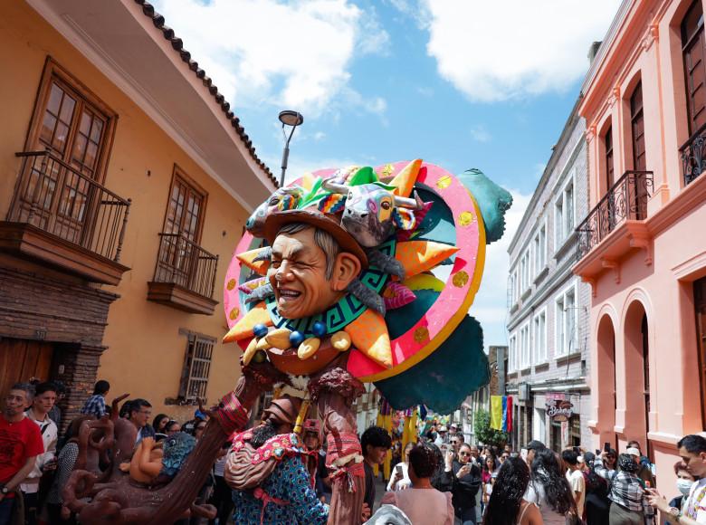 El Carnaval de Negros y Blancos de Pasto llegó con su colorido desfile, sus vibrantes expresiones artísticas y su música festiva al corazón de la capital.