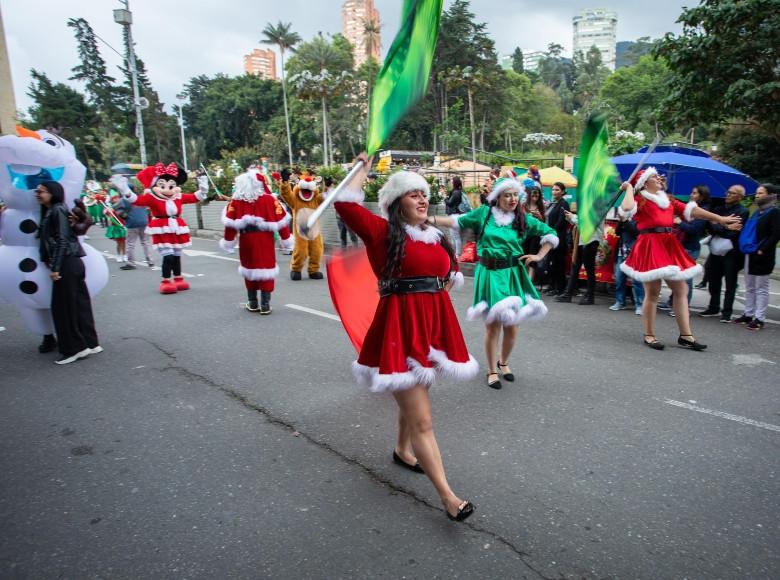 Del 14 al 23 de diciembre podrás “Caminar la Navidad”, desde El Parque Nacional hasta la Plaza de Bolívar, pasando por la Plaza Cultural La Santamaría y la Catedral Primada, por la Carrera Séptima. 