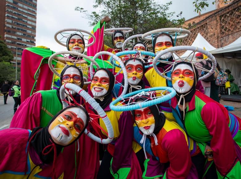 ¡Arranca la Navidad! En #BogotaMiCiudadMiCasa la Navidad es cultura. Así se vivió el gran desfile navideño de este 7 de diciembre 🎄👉🏻 Fotos: Alcaldía de Bogotá - Honower Garzón 