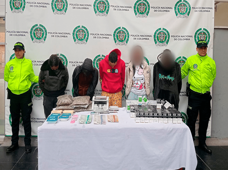 Las autoridades obtuvieron importantes resultados en seguridad durante la semana del 31 de marzo al 4 de abril de 2025. Se destacan las capturas de ‘Los Químicos’ por elaborar artesanalmente drogas sintéticas en Bogotá.