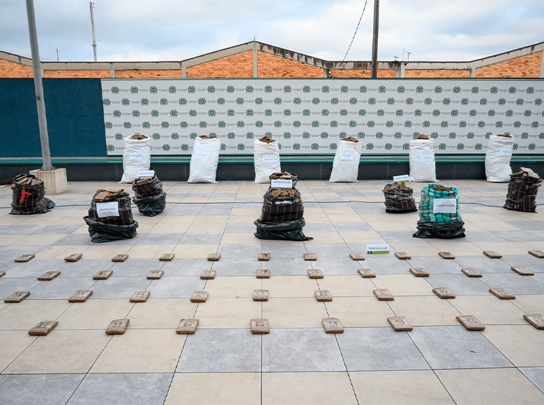 Distrito entregó balance tras operativo contra el tráfico de estupefacientes. Fueron incautadas dos toneladas de marihuana que provenían del departamento del Cauca. En el operativo fueron capturadas seis personas.
