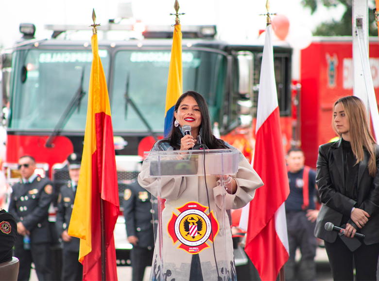 La directora del Cuerpo Oficial Bomberos de Bogotá, Paula Ximena Henao, manifestó con orgullo que la entidad atiende el 100 % de las emergencias para las cuales es activada. 