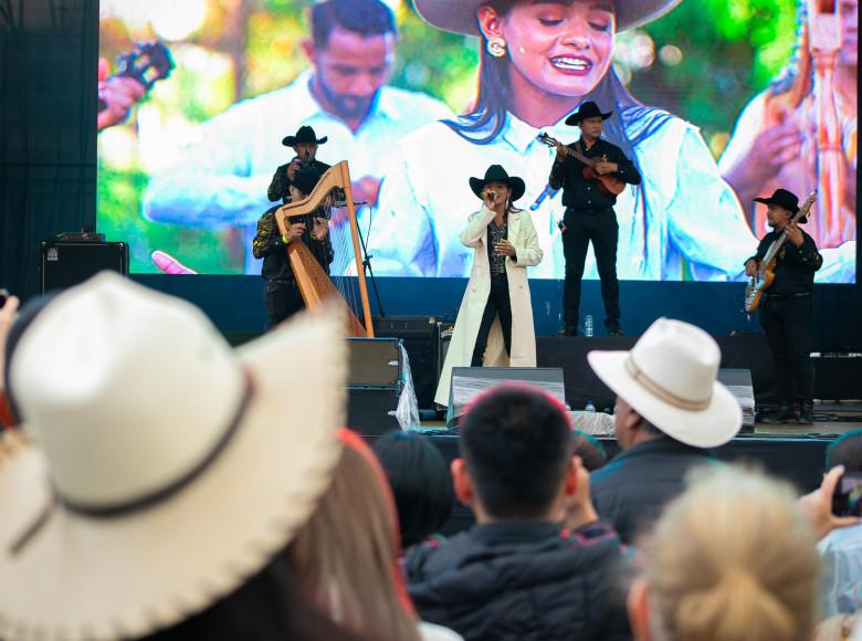 Ocho agrupaciones distritales, siete nacionales y por primera vez dos grupos internacionales conformaron la oferta musical que presentó la cuarta edición de Joropo al Parque 2025, con 155 músicos en escena durante los dos días.