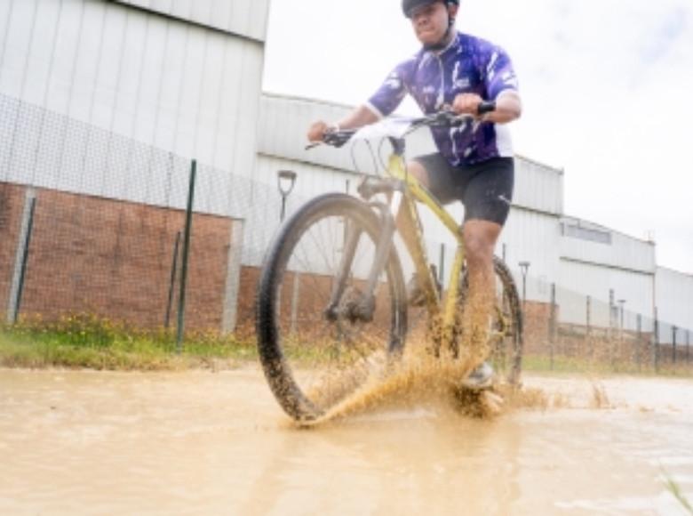 El desafío era completar la mayor cantidad de vueltas en un circuito de 2 km.