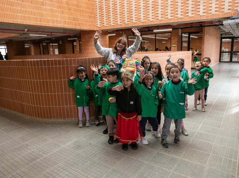 El colegio María Josefa Canelones beneficia a más de 1.000 niños, niñas y jóvenes desde el grado de prejardín hasta el grado 11º.