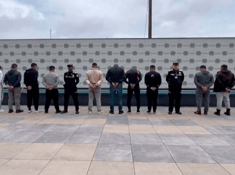 A la cárcel policías que estarían involucrados en actos de corrupción. Son señalados de hacer capturas ilegales para recibir beneficios y mejorar las estadísticas de las zonas a su cargo. 