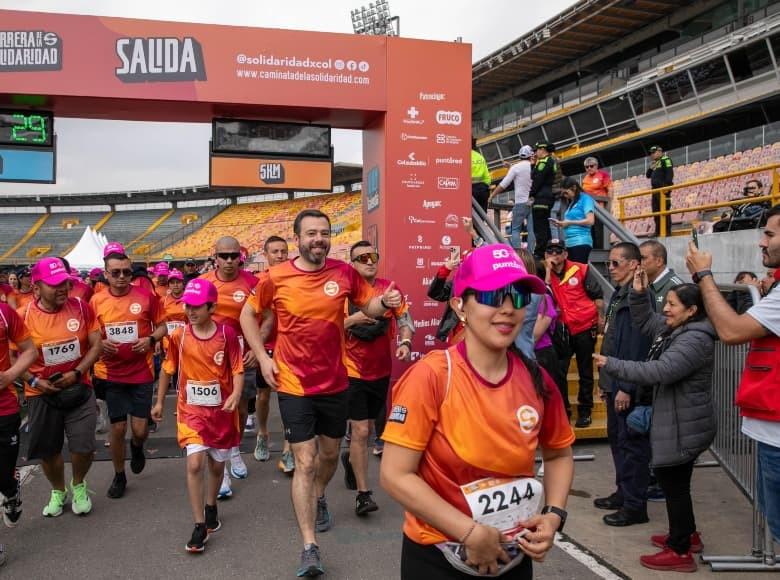 Desde las 7:00 a. m. los participantes e incluso familias se dieron cita en el estadio El Campín.
