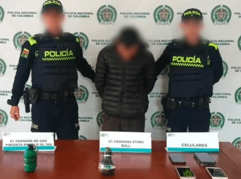 Detenido en Bogotá alias ‘Segura’ o ‘El Loco’, integrante del Tren de Aragua. Era el encargado de custodiar inmuebles utilizados como depósitos ilegales de armamento y material de intendencia al servicio de la estructura criminal.