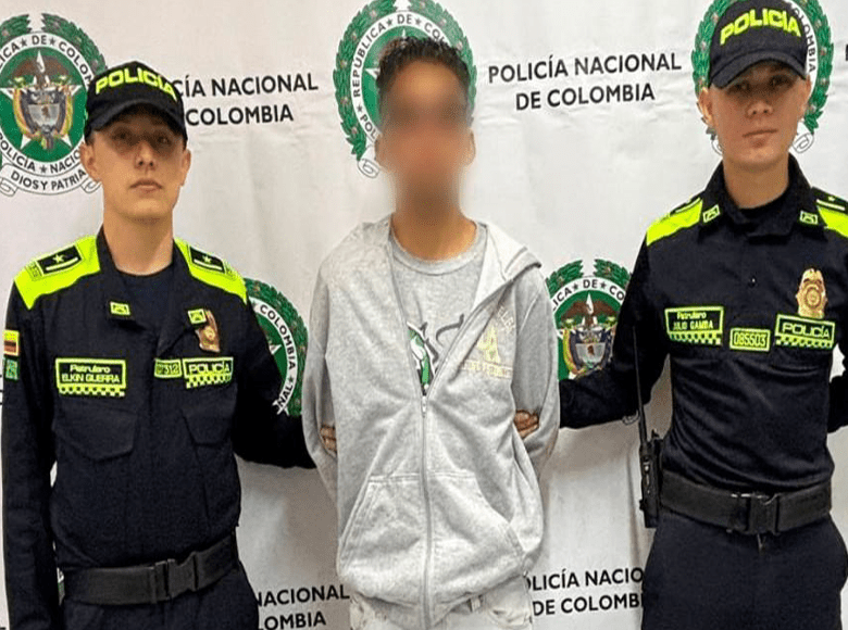 Cárcel para hombre que abusó sistemáticamente de su hija de seis años en Bogotá. La investigación evidenció que los abusos ocurrieron entre los años 2024 y 2025 cuando informó a su cuidadora sobre estos actos.