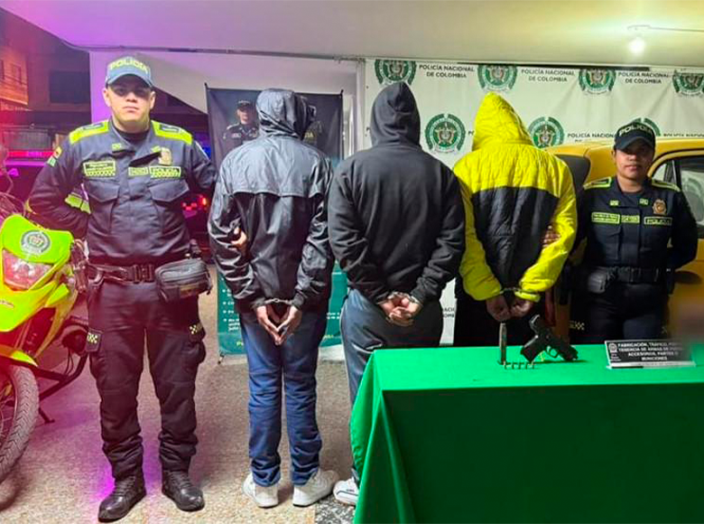 Detenidas tres personas con antecedentes de homicidio al sur de Bogotá. Estos ciudadanos presentan antecedentes por los delitos de hurto calificado y agravado y homicidio.