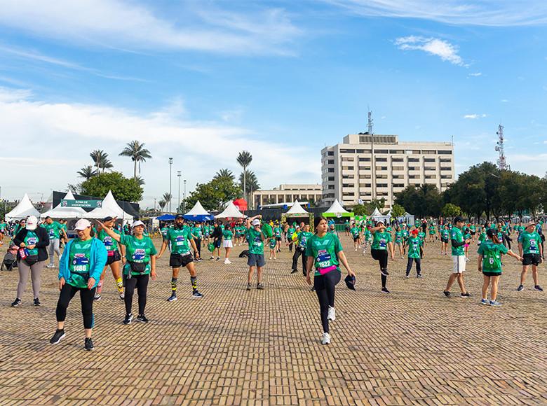 En Bogotá reunió a 10.000 participantes. Por cada inscripción, el Grupo Bimbo donará 20 rebanadas de pan. 