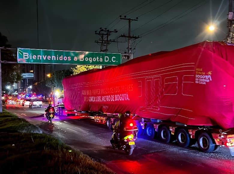 En fotos llegó primer tren Línea 1 del Metro de Bogotá al patio taller