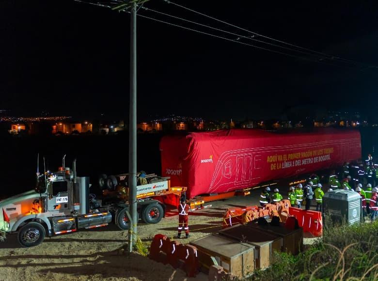 En fotos llegó primer tren Línea 1 del Metro de Bogotá al patio taller