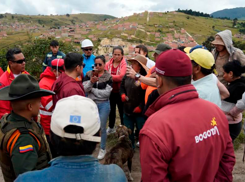 Desmontada red eléctrica ilegal instalada en la vereda Quiba Baja en Ciudad Bolívar. Con esta red de energía, pretendían darle apariencia de legalidad a la zona. Con falsas promesas de venta, vendían terrenos para la construcción.