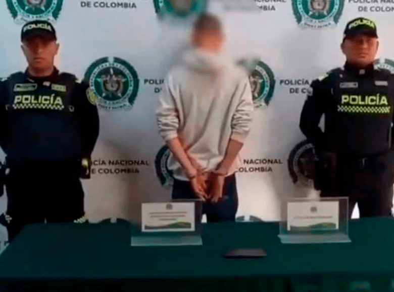 Hombre detenido por hurtar un celular en Bosa. Esta persona debía estar cumpliendo su condena por tentativa de homicidio. Luego del hurto, el celular fue recuperado.