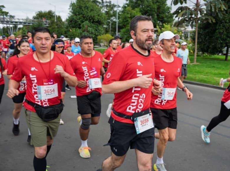 El alcalde Carlos Fernando Galán hizo también parte del Run Tour Avianca.