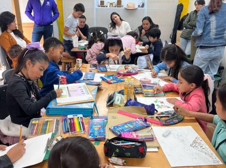 La segunda edición del Premio Dibujatón: niños, niñas y adolescentes 2025 se llevó a cabo el 25 de octubre en dos sedes patrimoniales del Museo de Bogotá: la Casa Siete Balcones y la Casa Sámano