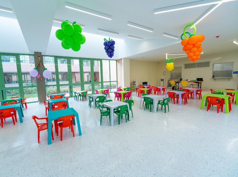 La nueva infraestructura, cuya construcción y dotación tuvo una inversión de $ 16.363.101.698, tiene capacidad para 240 estudiantes entre los 3 y 5 años. 