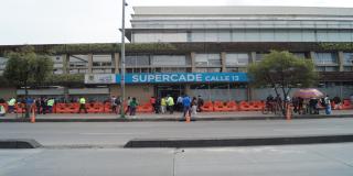 Fachada del SuperCADE Calle 13, ubicado en la localidad de Puente Aranda