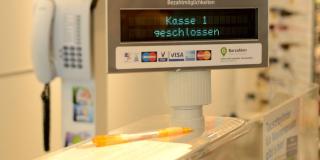 Se busca cajero - Foto: pixabay.com