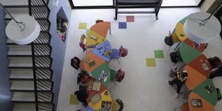 Imagen del interior de uno de los nuevos Colegios Distritales en Bogotá. 