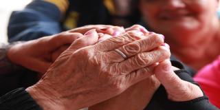 Abierta convocatoria para operar Centros de Protección para personas mayores