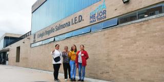 Madres de alumnos aseguran que este colegio es mejor que uno privado - Foto: Alcaldía de Bogotá.