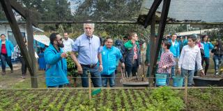 Alcalde Enrique Peñalosa visita el vivero La Florida donde crecen los árboles que serán sembrados en Bogotá - Foto: Alcaldía de Bogotá.