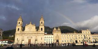 Catedral Primada y Plaza de Bolívar dos lugares emblemáticos de Bogotá - Foto: Archivo de Bogotá.