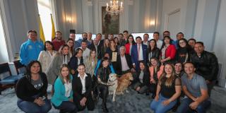 En la foto, el alcalde Enrique Peñalosa, acompañado por el equipo del Instituto de Protección y Bienestar Animal, IDPYBA. 