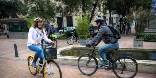 Imagen de ciudadanos en bicicleta