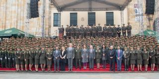 Ceremonia de incorporación de 243 auxiliares bachilleres a la Policía Metropolitana de Bogotá - Foto: Alcaldía de Bogotá/Andrés Sandoval.