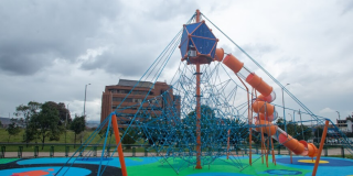 Detalle de una de las atracciones infantiles del parque Tercer Milenio.