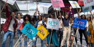 Pasarela en Transmilenio: "Moda colombiana en movimiento" de la cuarta versión del Circuito Arte Moda 2019. - Foto: Transmilenio.