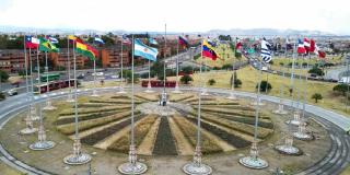 Monumento a Las Banderas iza sus 21 estandartes